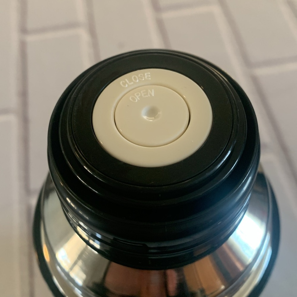 Stainless Thermos - Picture 7 of 10